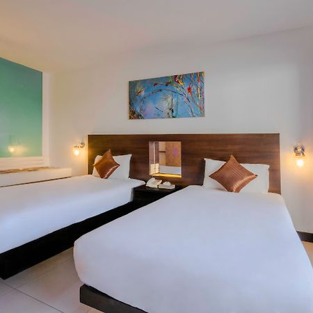 Baron Beach Hotel Pattaya Exteriör bild