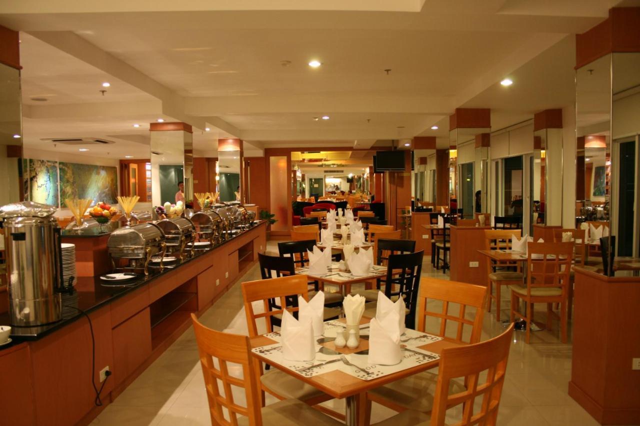 Baron Beach Hotel Pattaya Exteriör bild