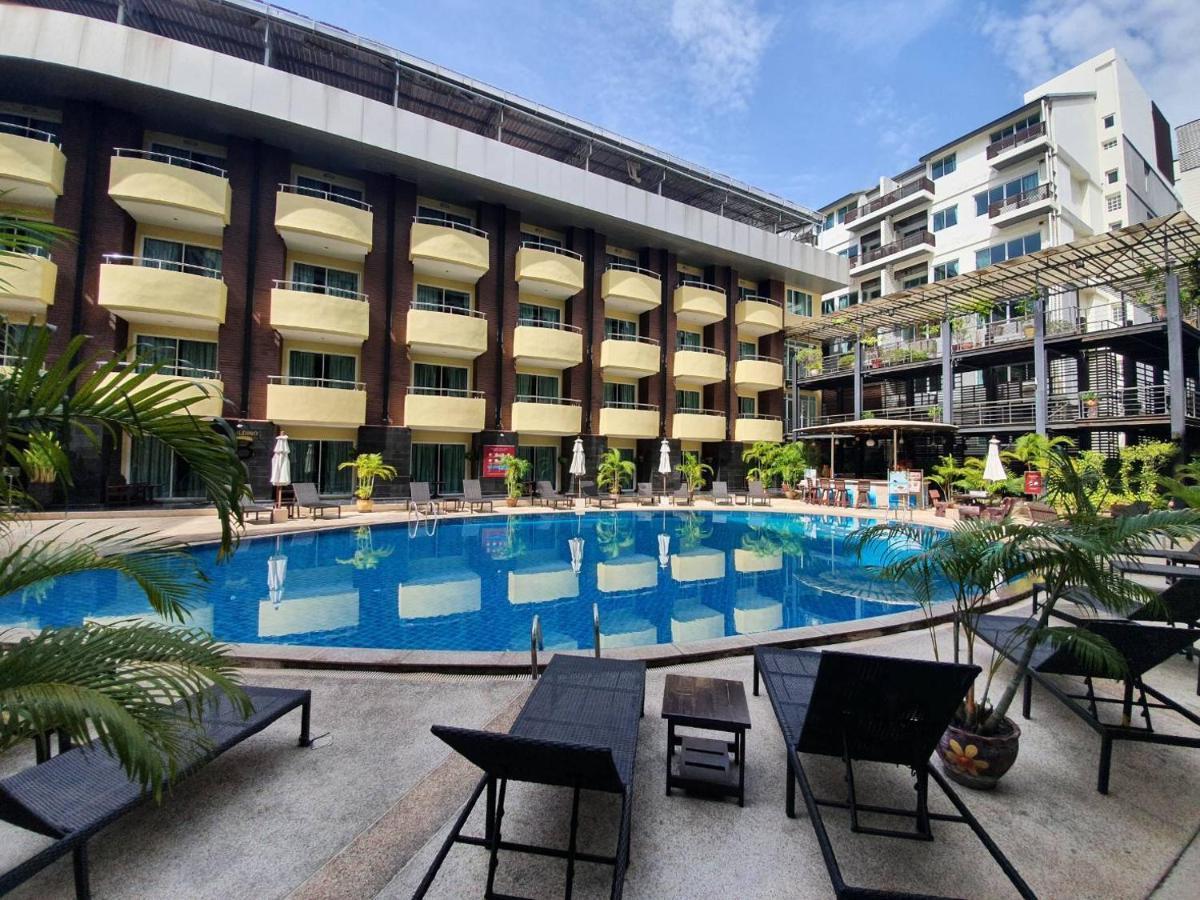 Baron Beach Hotel Pattaya Exteriör bild