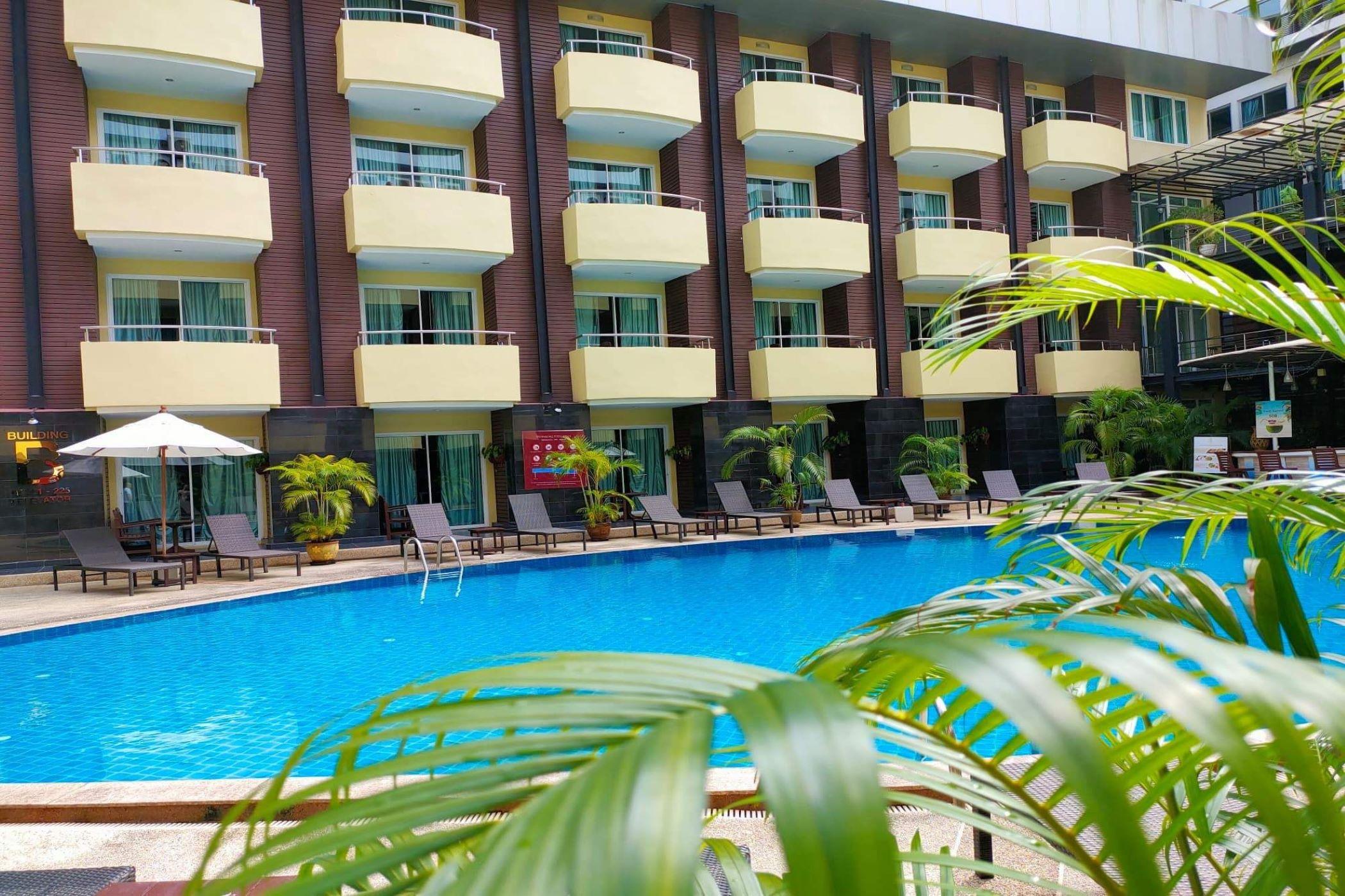 Baron Beach Hotel Pattaya Exteriör bild