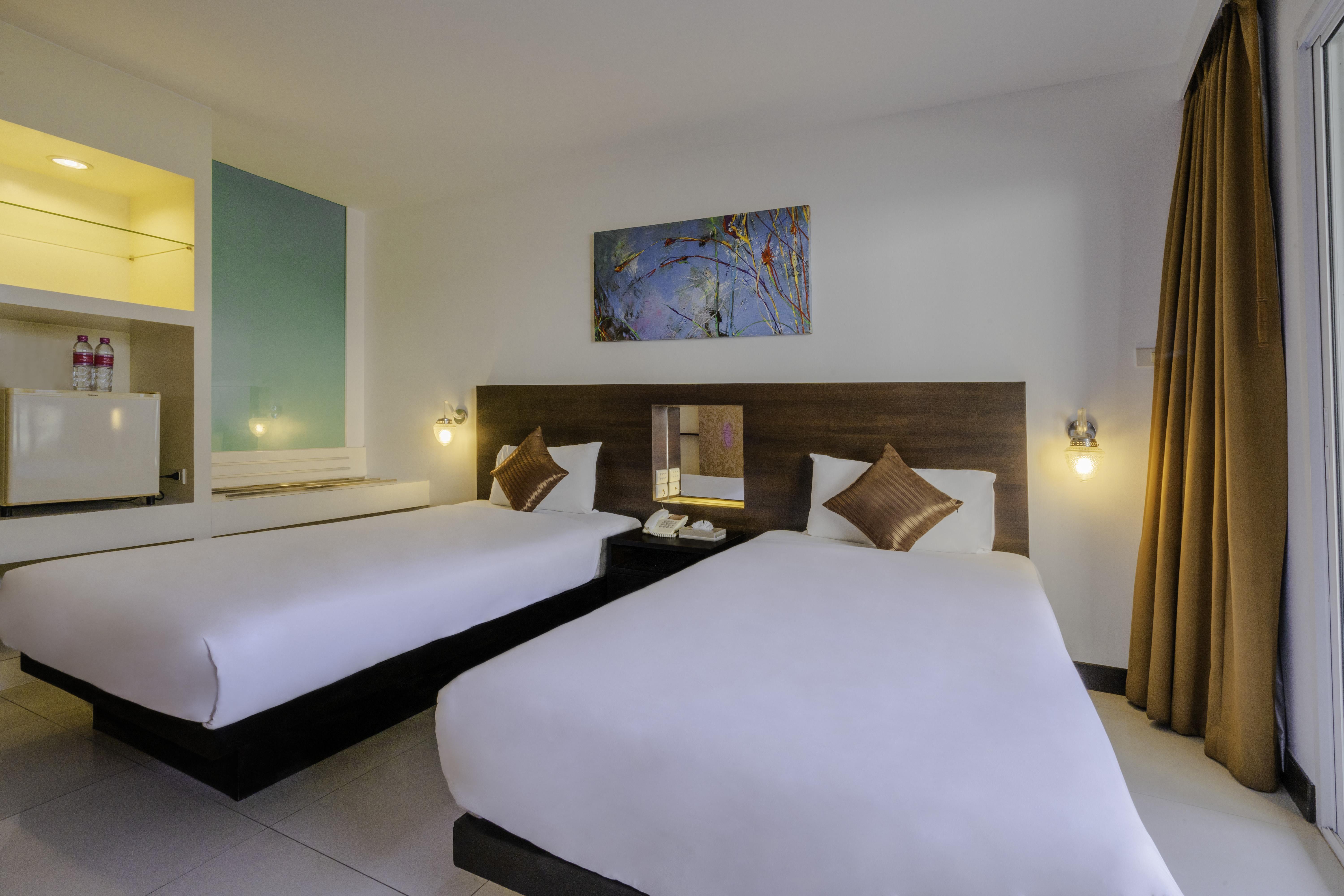 Baron Beach Hotel Pattaya Exteriör bild