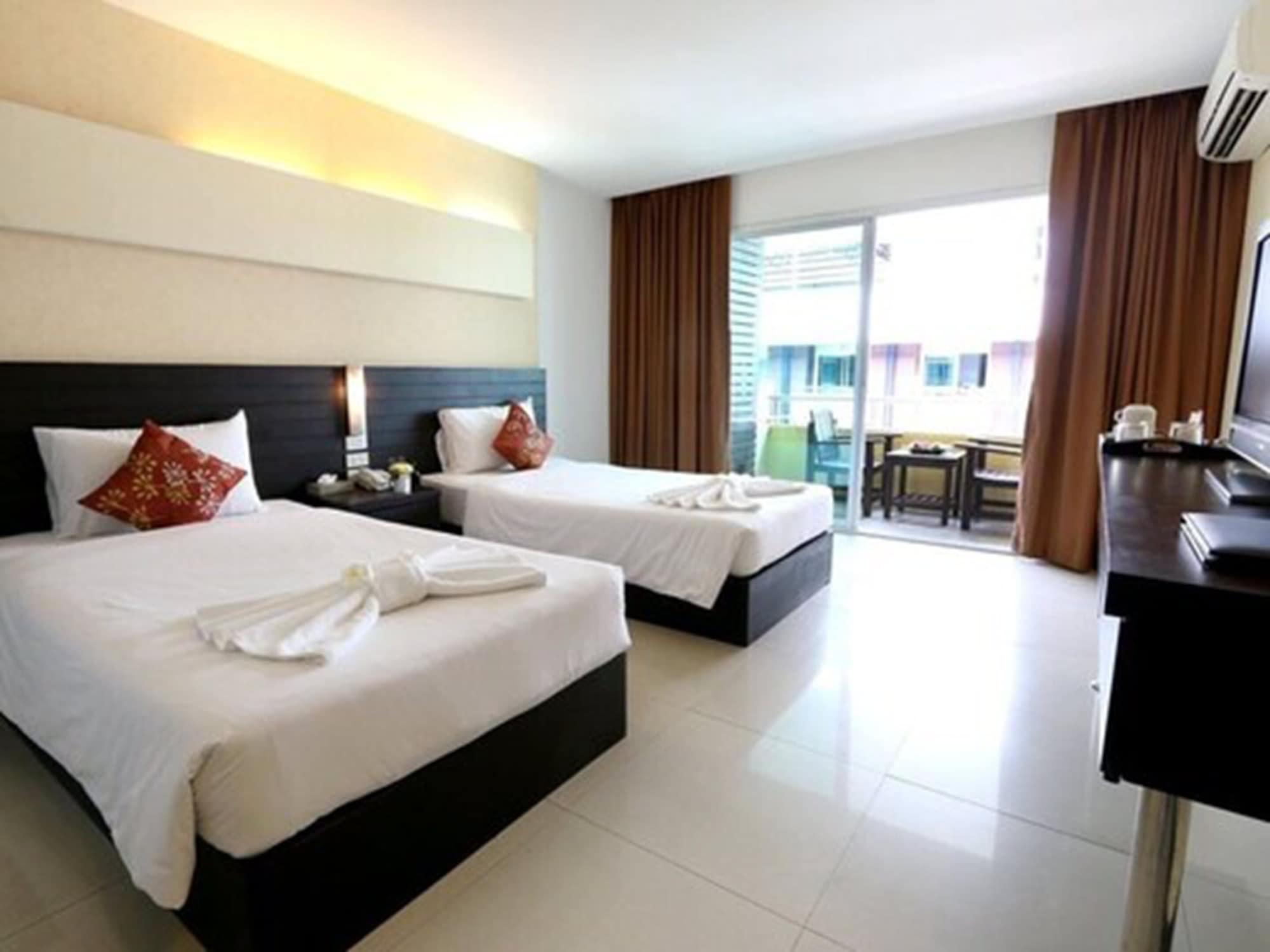 Baron Beach Hotel Pattaya Exteriör bild