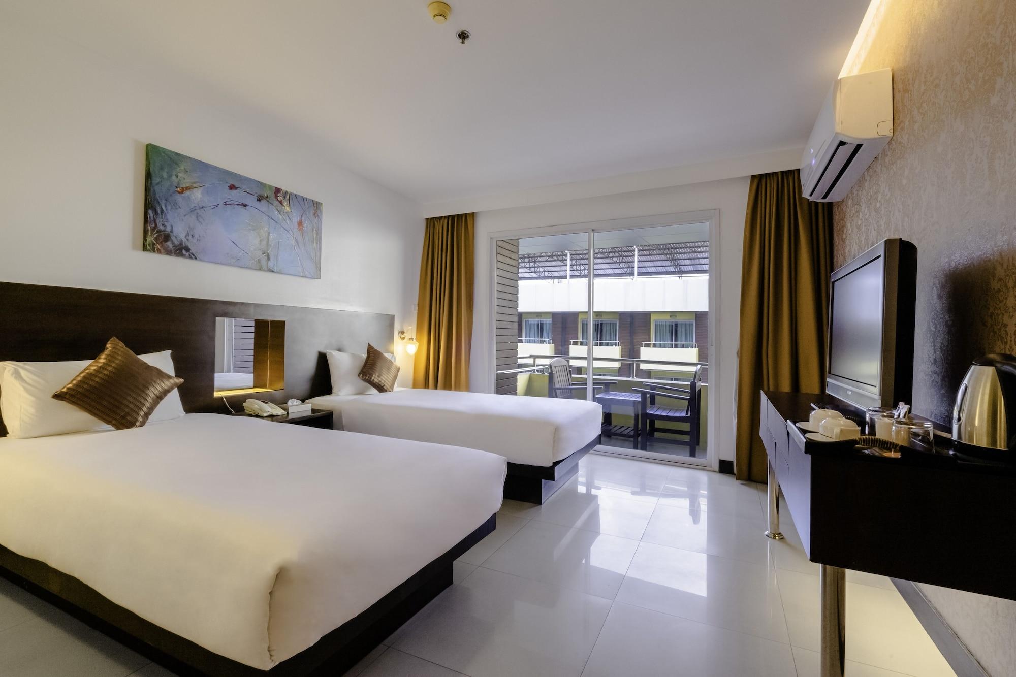 Baron Beach Hotel Pattaya Exteriör bild
