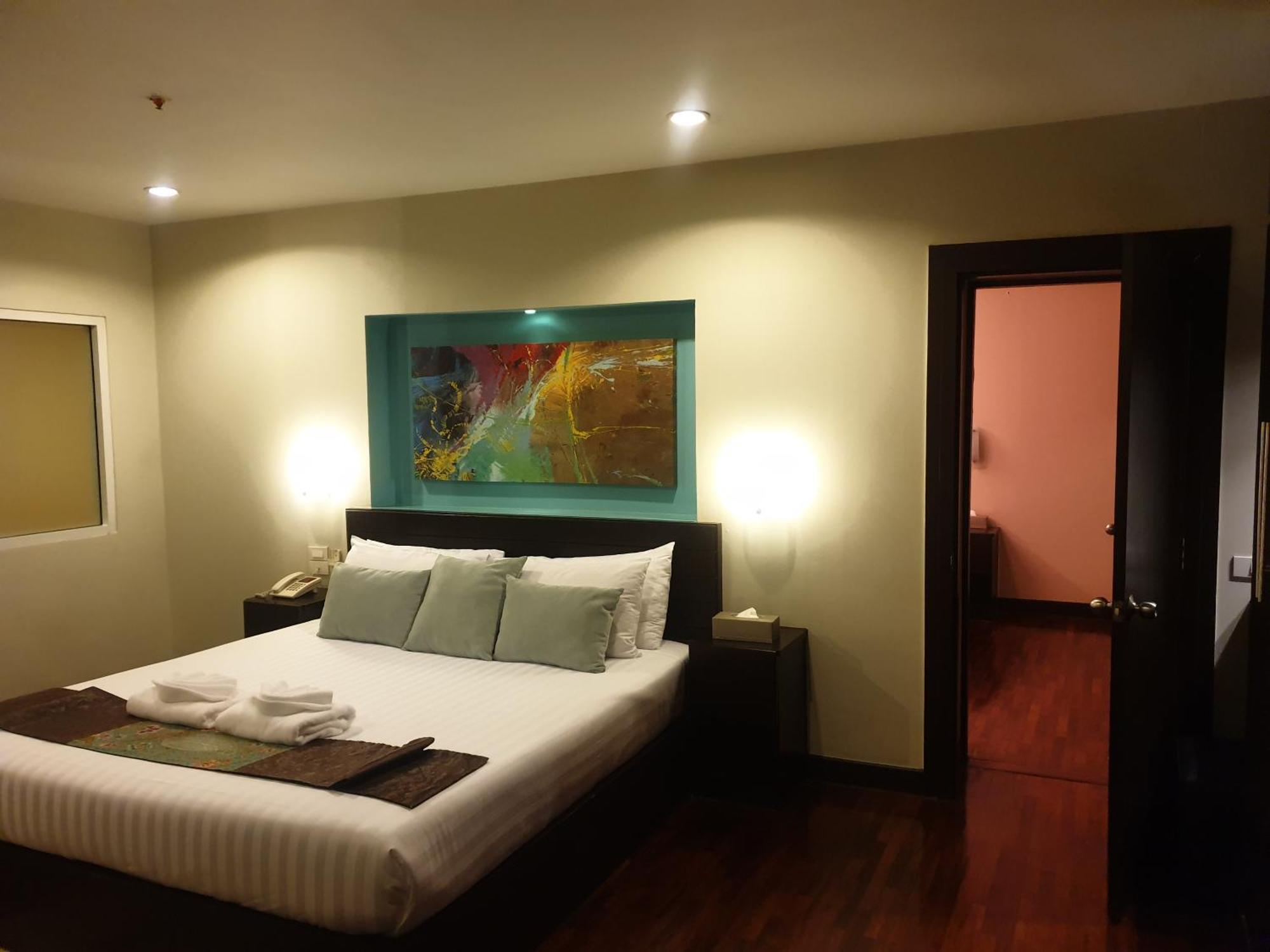 Baron Beach Hotel Pattaya Exteriör bild