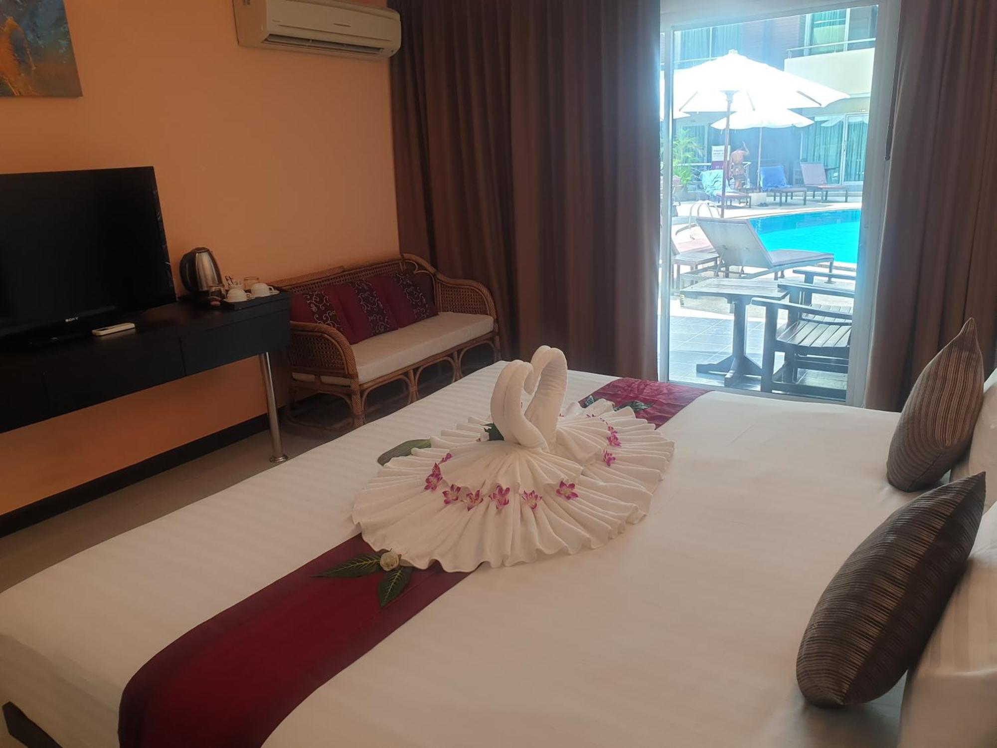 Baron Beach Hotel Pattaya Exteriör bild