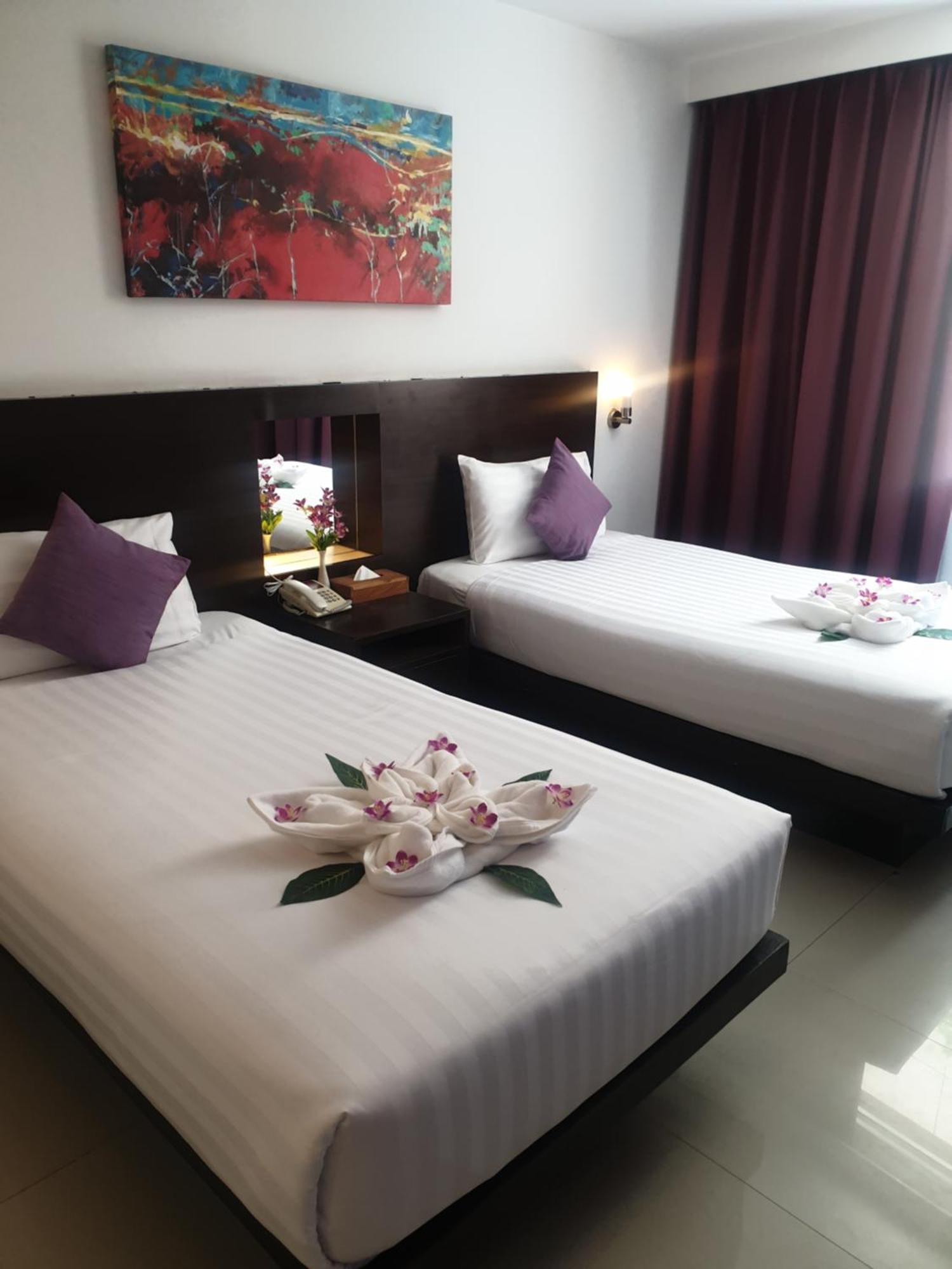 Baron Beach Hotel Pattaya Exteriör bild