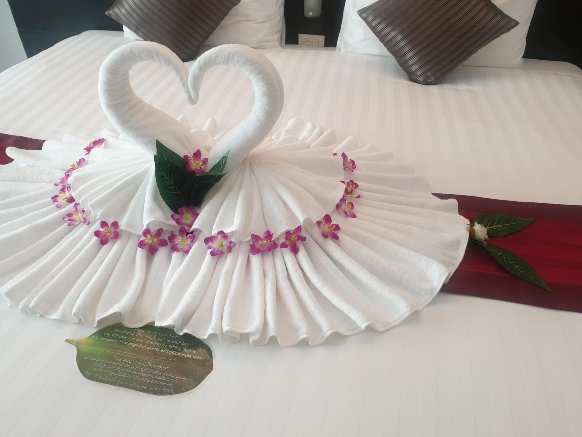 Baron Beach Hotel Pattaya Exteriör bild