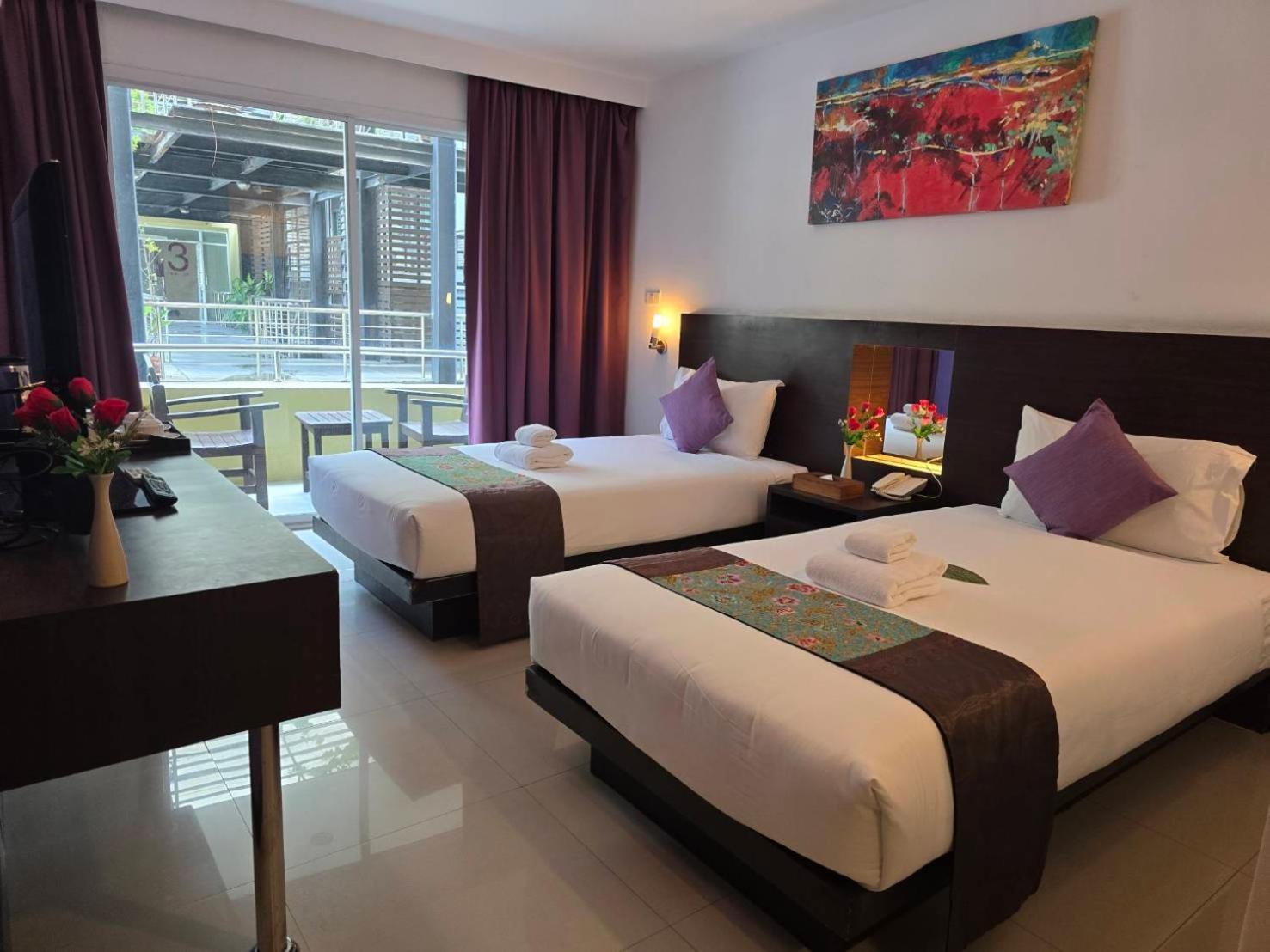 Baron Beach Hotel Pattaya Exteriör bild